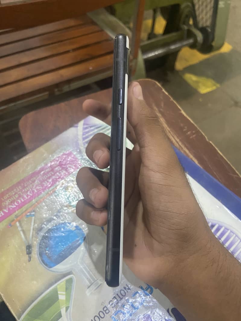 Google Pixel 6a 3