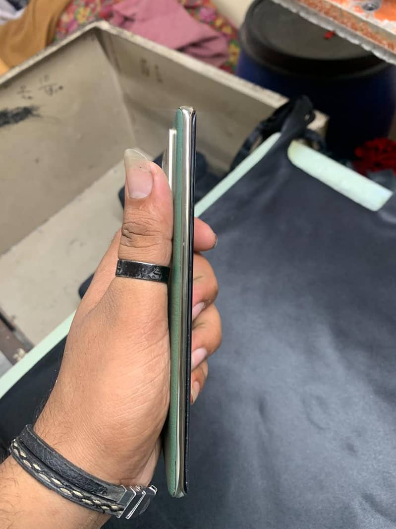 Infinix Note 40 Pro 4