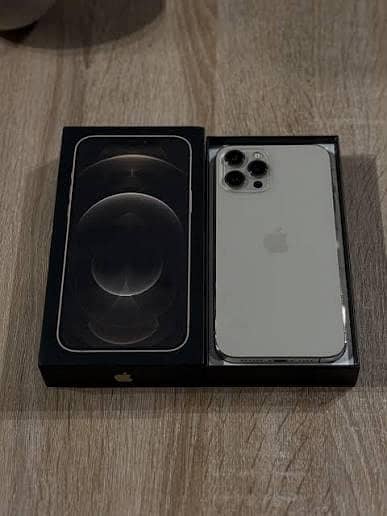 Iphone 12 pro max mobile phone 10/10