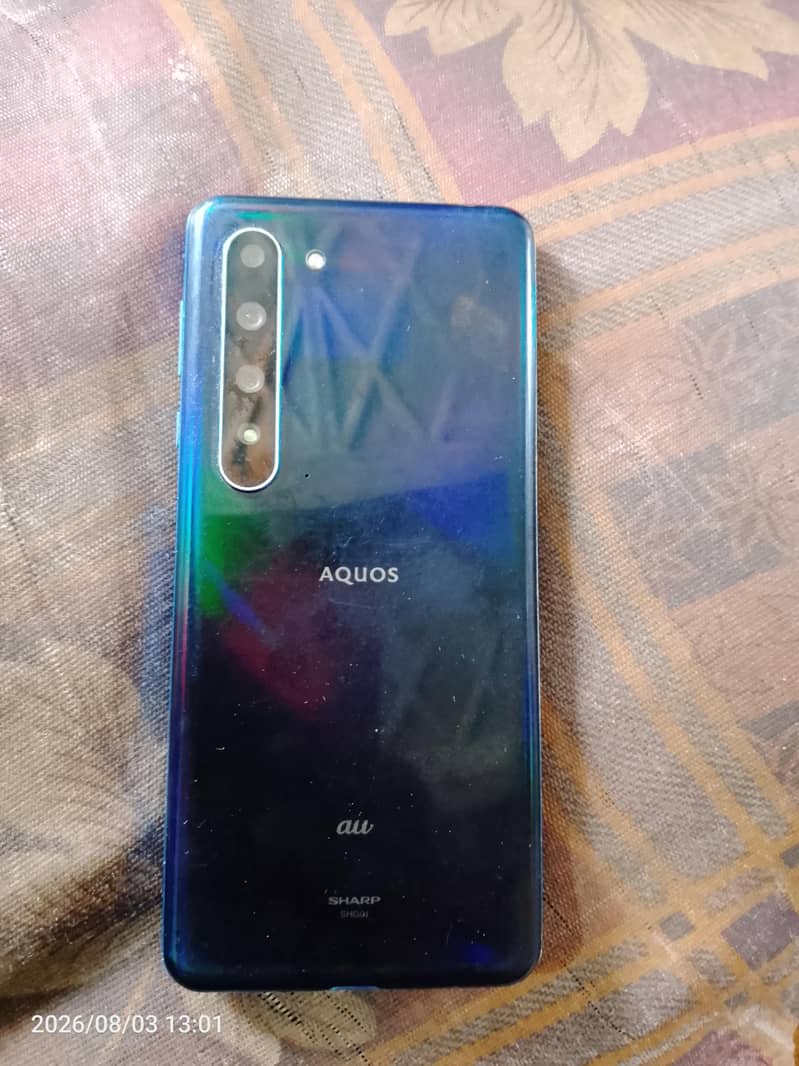Sharp Aquos R5G panel 1