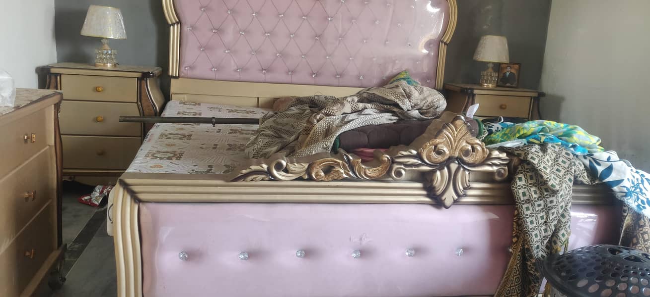 queen bed 3