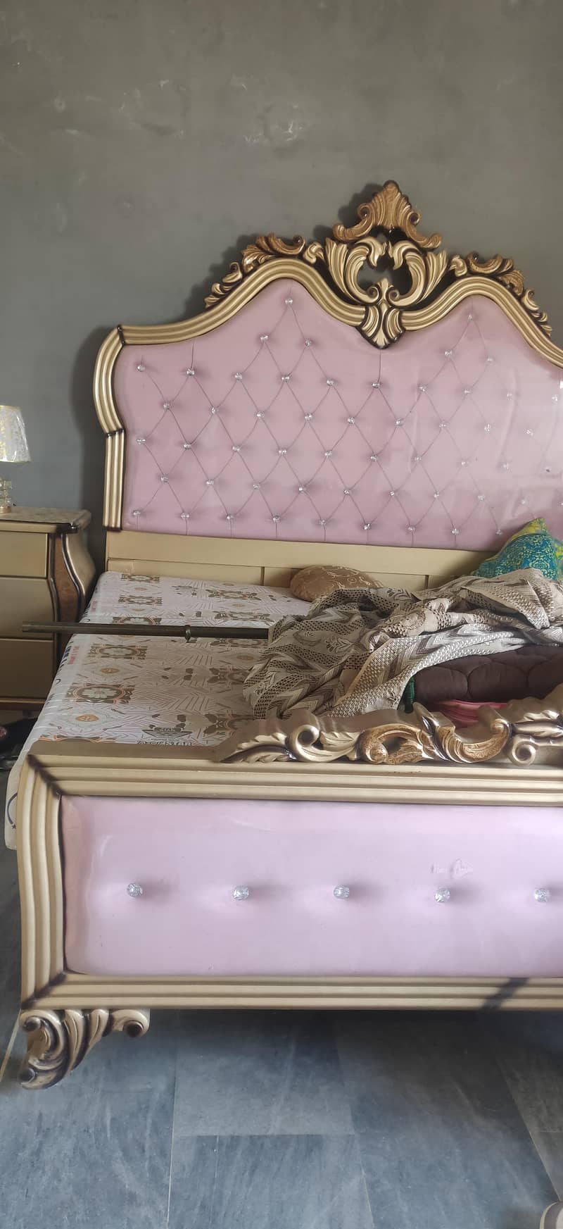 queen bed 4