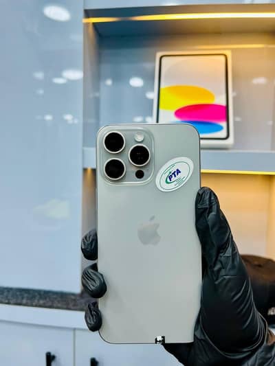 Apple iPhone 15 Pro Max Natural Titanium
