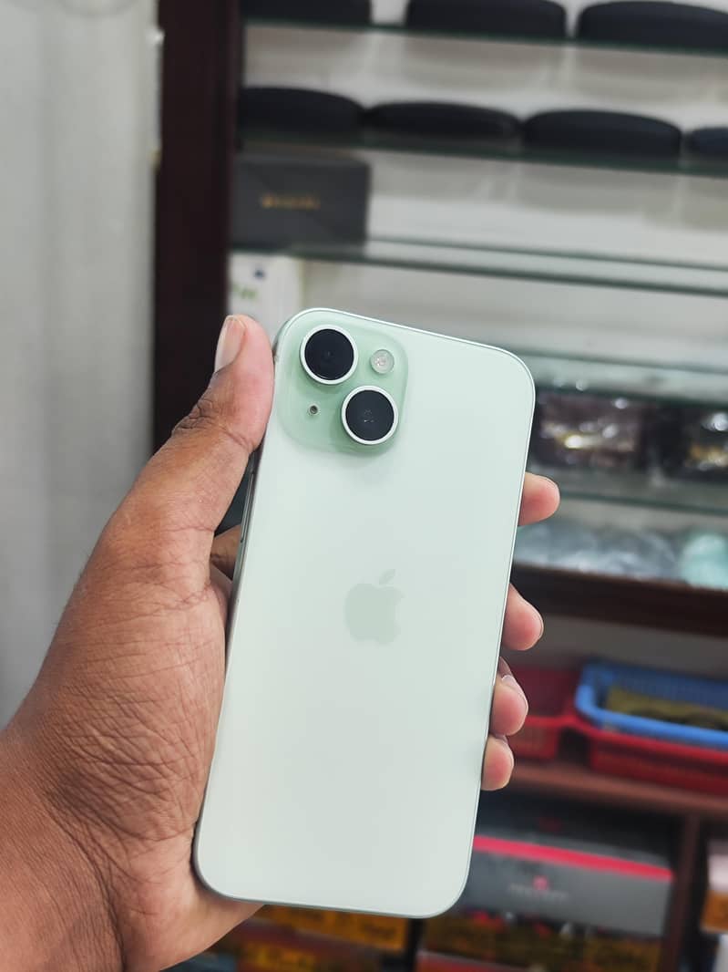 Apple iPhone 15 3