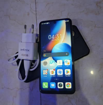 Infinix Zero X Pro 8/128GB Ram with charger for sale