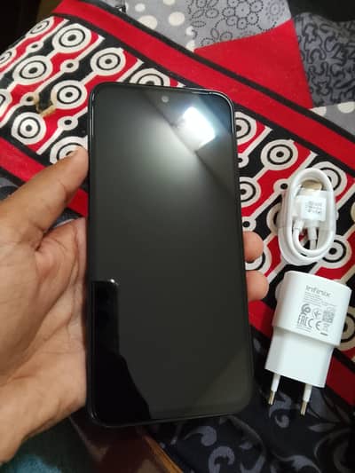 Infinix Smart 20 4+4/128 full box for sale