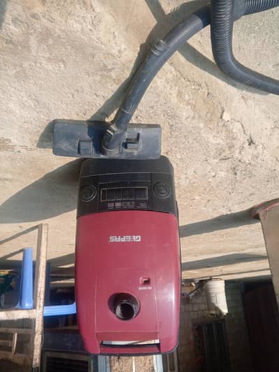 Geepas Vacuum
