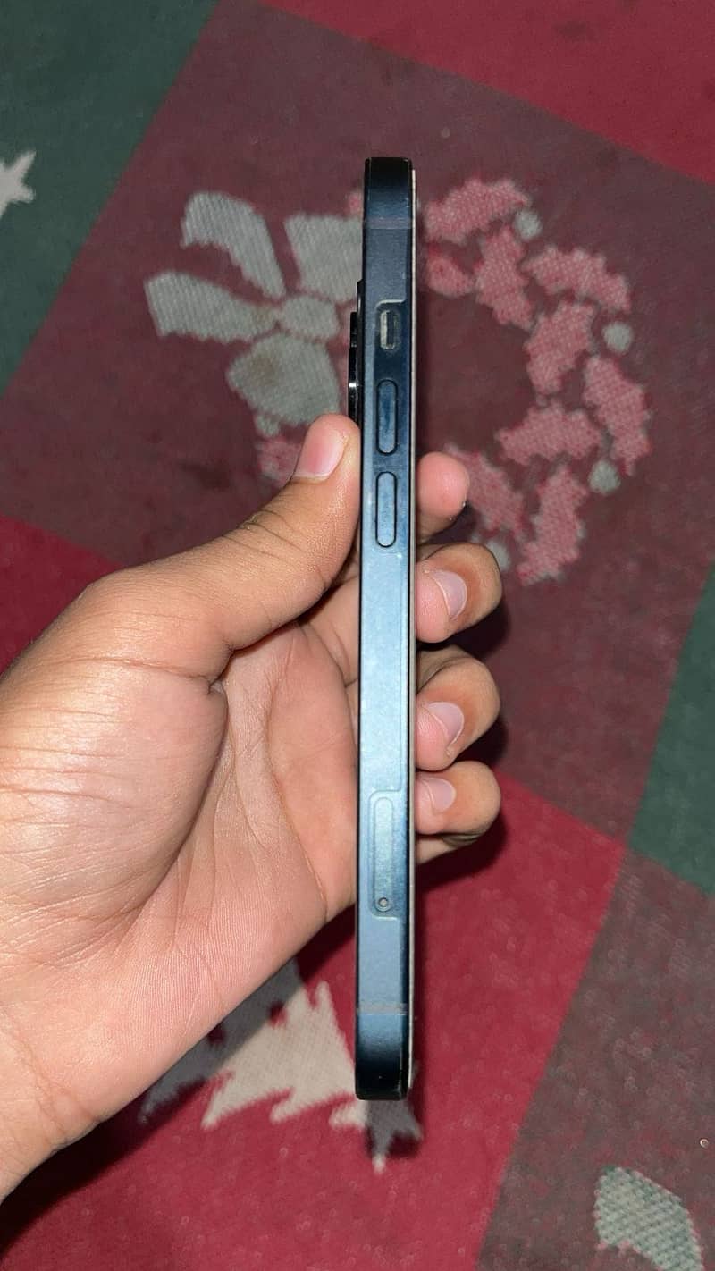 Apple iPhone 13 3