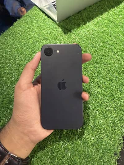 Apple iPhone 16e