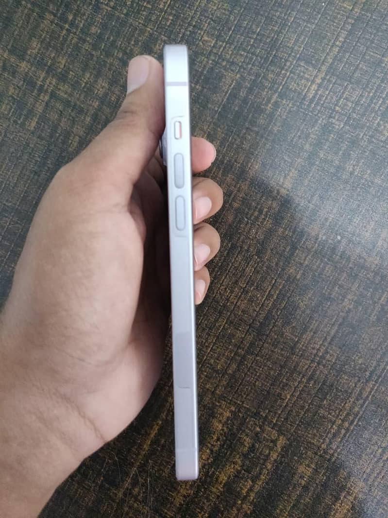 Apple iPhone 14 plus 3