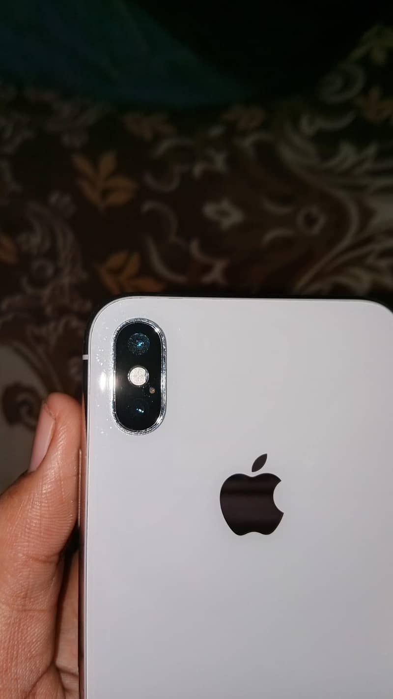 Apple iPhone X 5