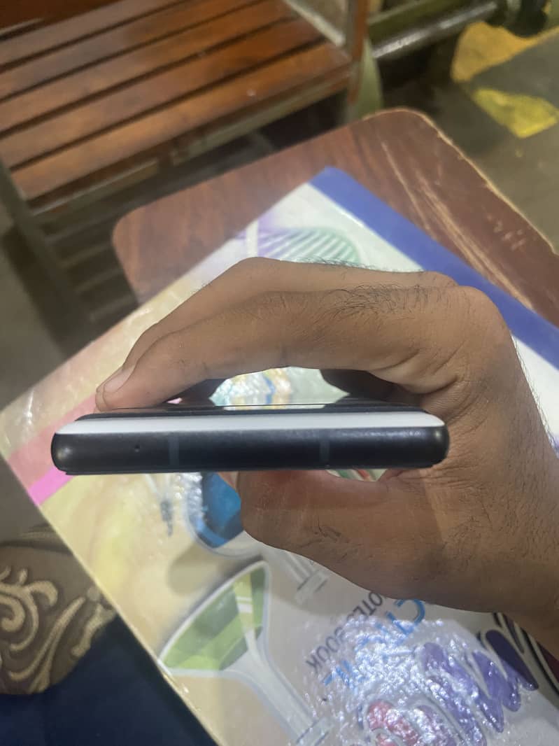 Google Pixel 6a 5