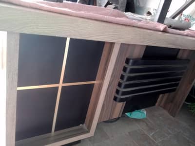 office table like New just some days used