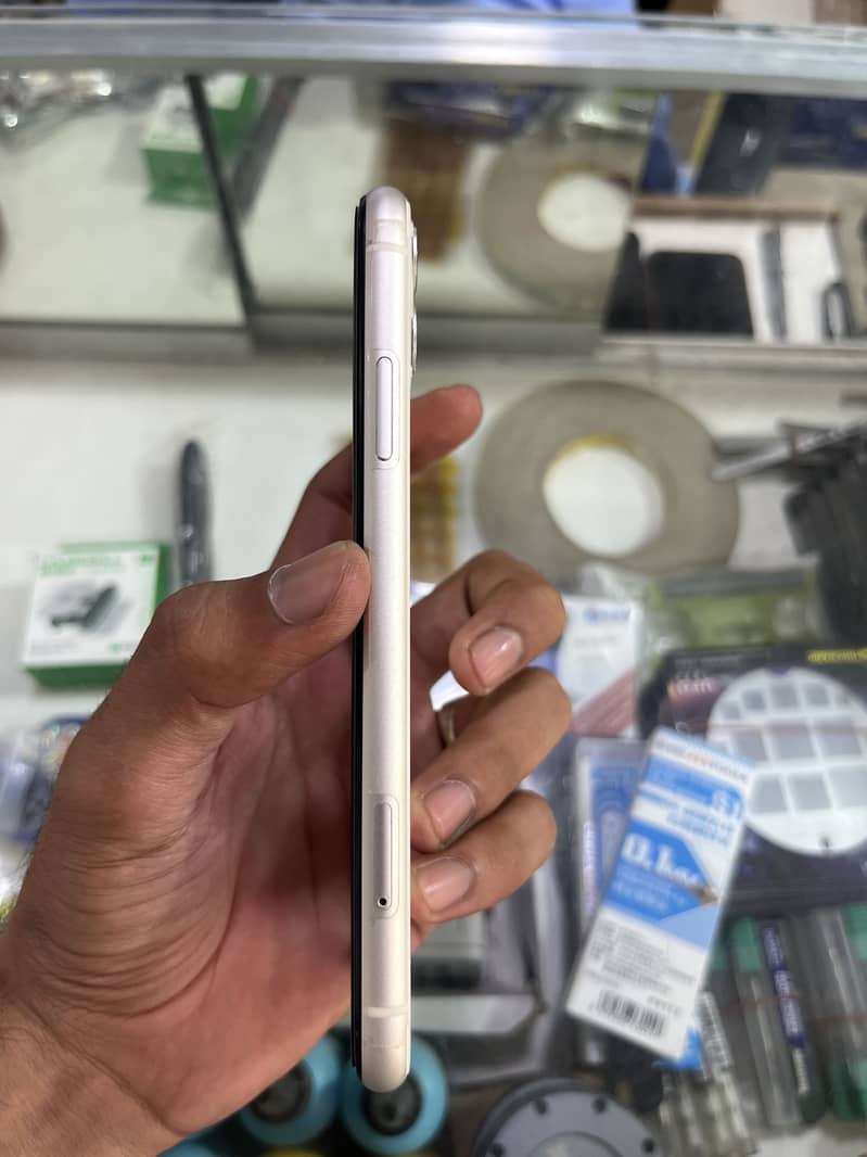 Apple iPhone 11 2