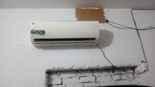 pel Everest 1.5 ton AC urgent sale