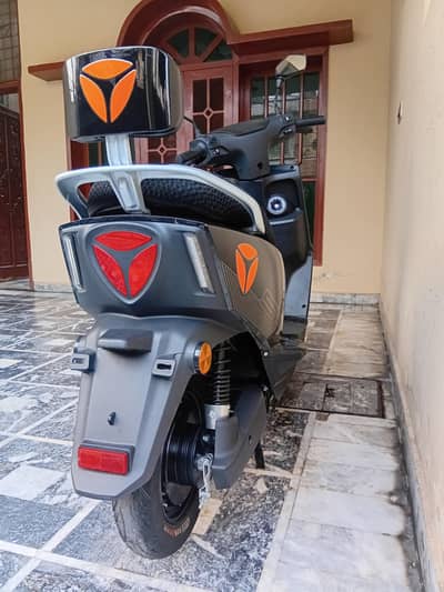 Yadea Ruibin 2025 Electric Scotey for Sale – Registered