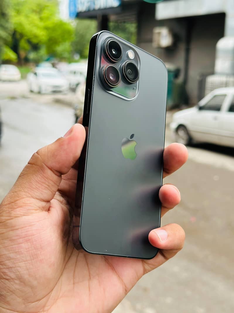 Apple iPhone 13 pro 2