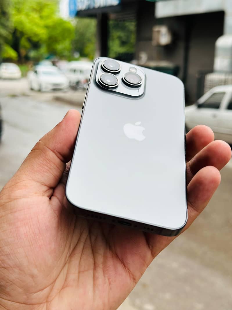 Apple iPhone 13 pro 3
