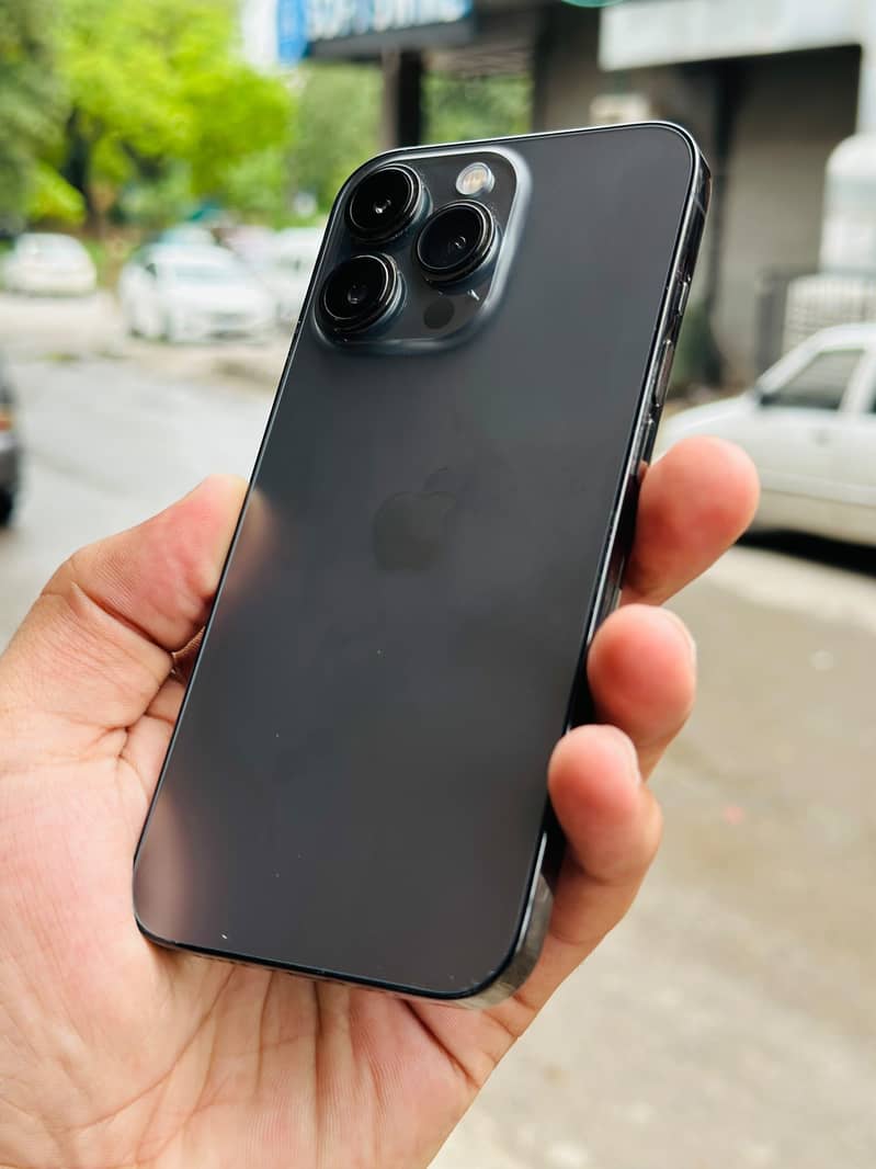 Apple iPhone 13 pro 4