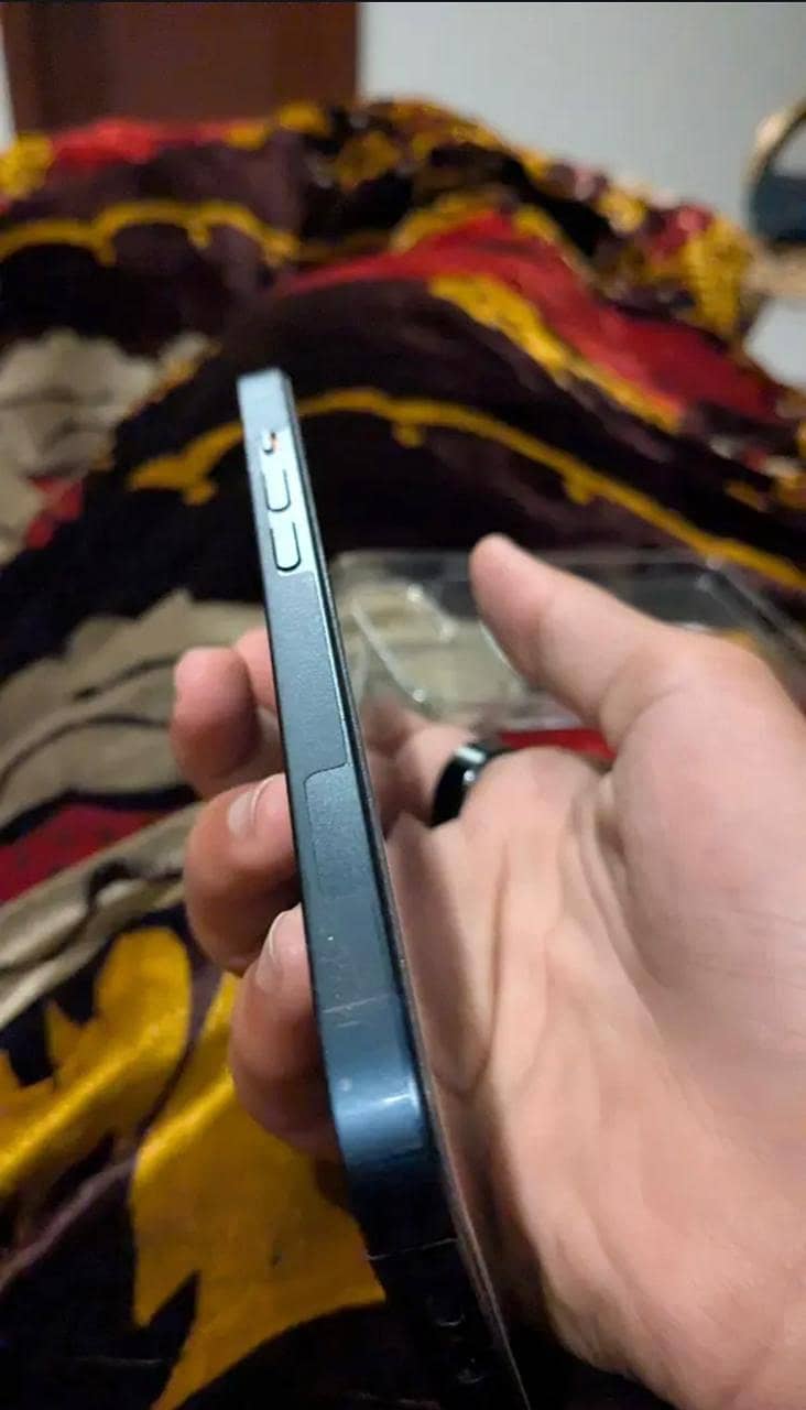 Apple iPhone 14 4