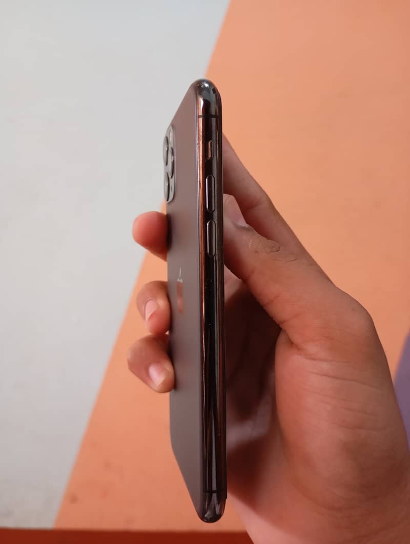 Apple iPhone 11 Pro 1