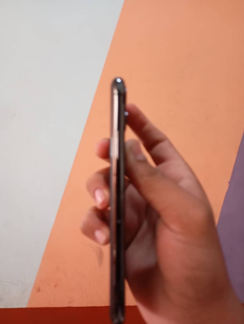 Apple iPhone 11 Pro 3