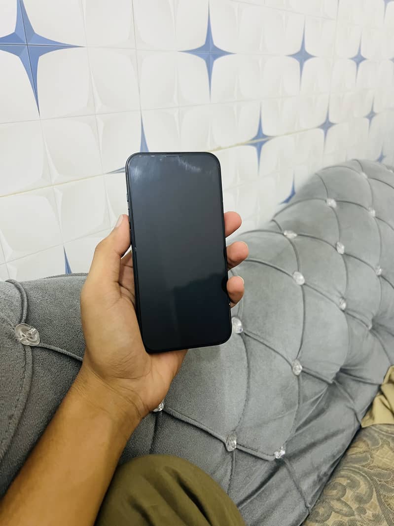 Apple iPhone 14 3