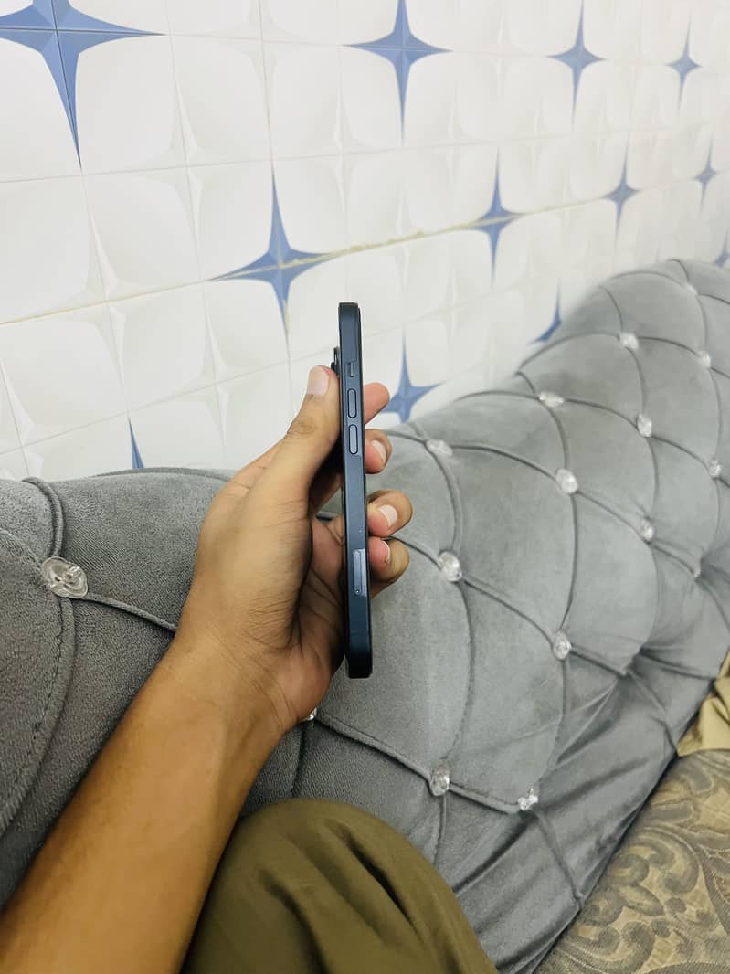 Apple iPhone 14 5
