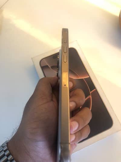 Apple iPhone 16 Pro Max