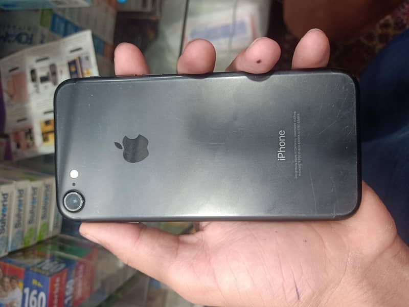 Apple iPhone 7 0