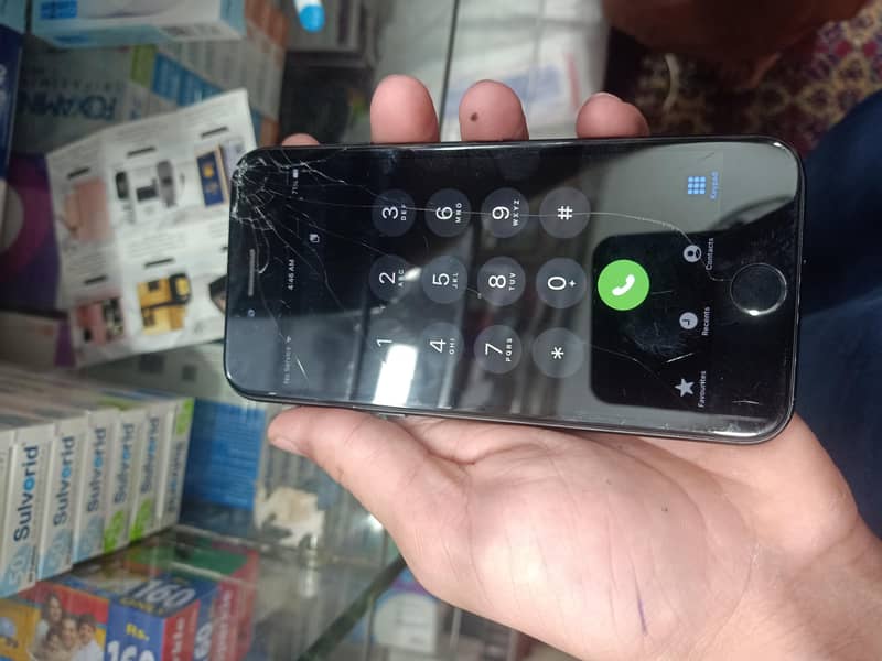 Apple iPhone 7 2