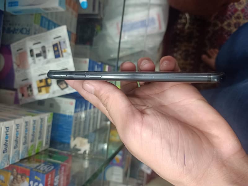 Apple iPhone 7 4