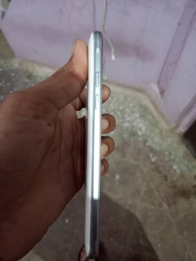 Samsung Mobile J5