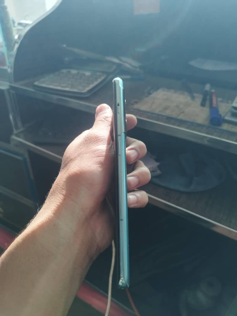 One Plus 10 Pro 5