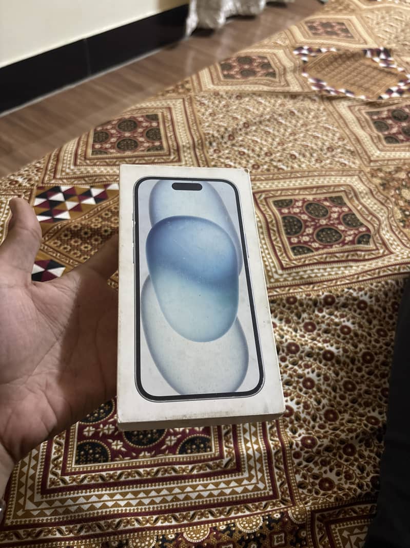 Apple iPhone 15 4