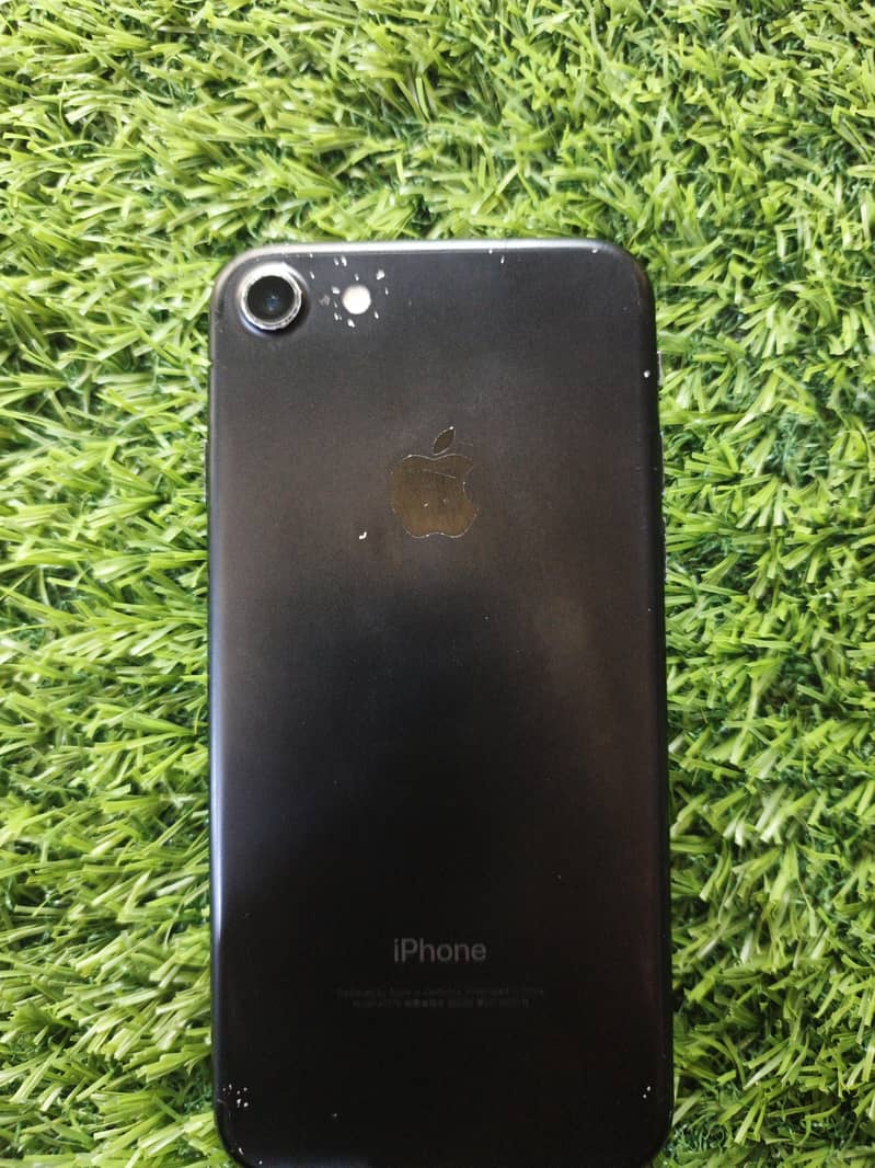 Apple iPhone 7 2