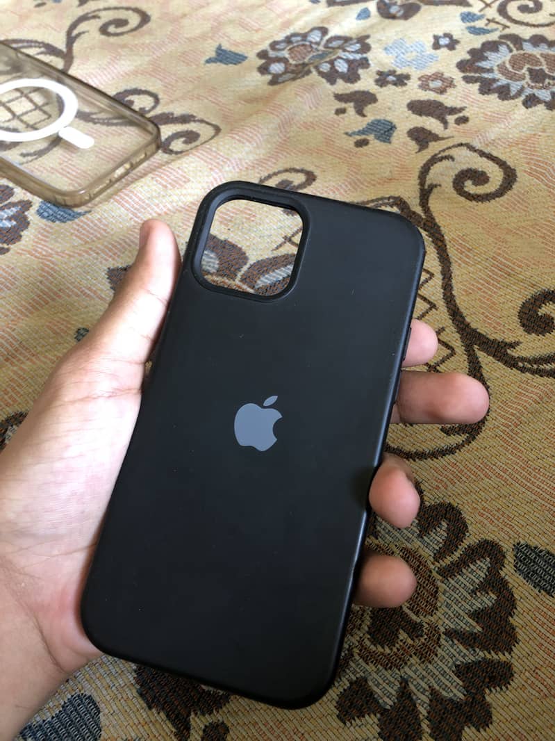 Iphone 12/12 pro cases 0
