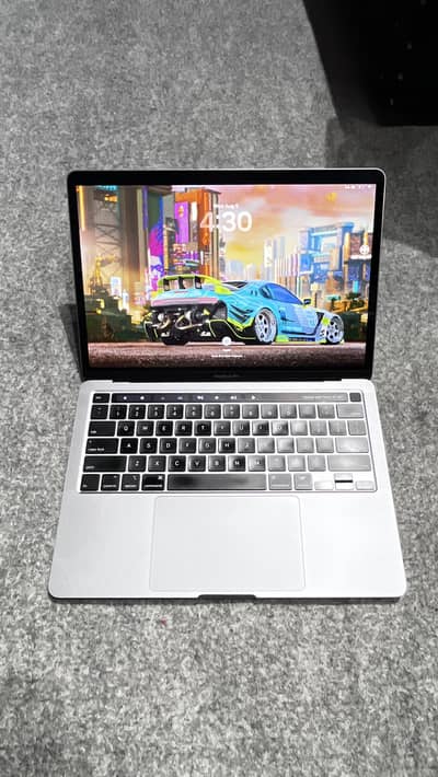 Macbook Pro 2020, 13 inch, Core i7, 16GB RAM, 512GB SSD