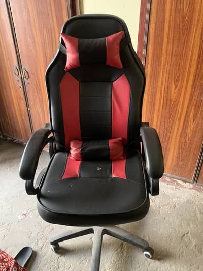 Chair / Gaming Chair