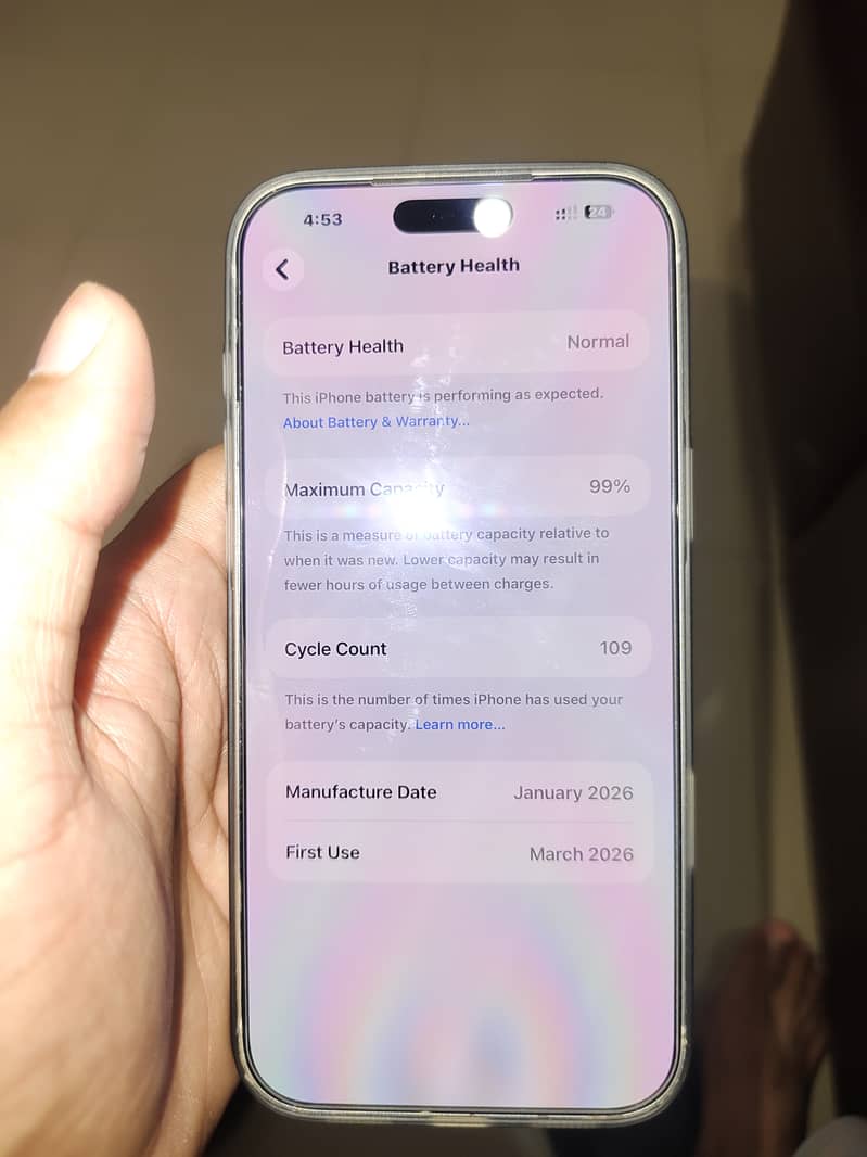 Apple iPhone 17 Pro Max 4