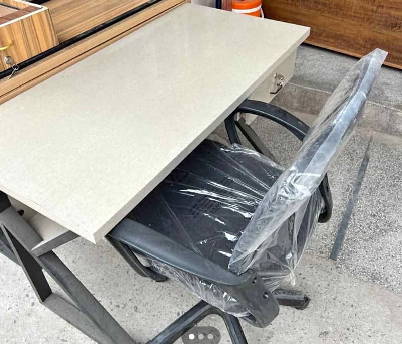 office table 2by4ft 3
