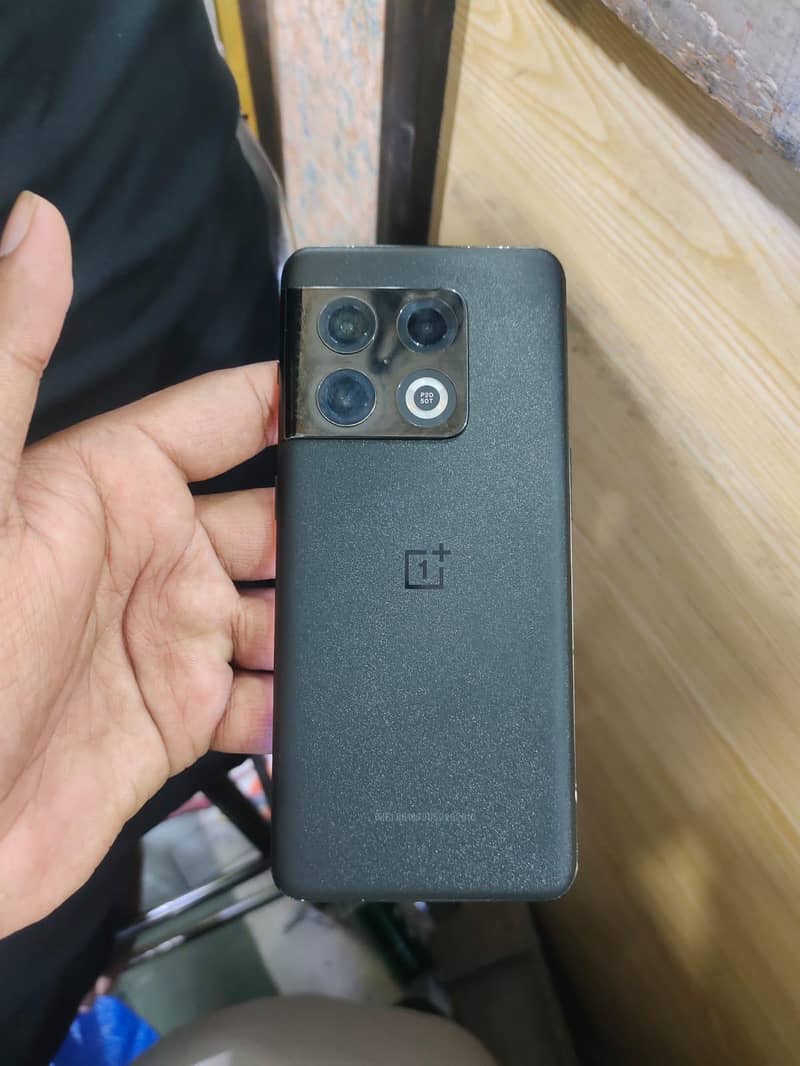 One Plus 10 Pro 1
