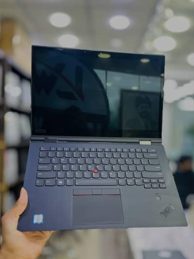 LENOVO X1 YOGA Core i5 7th Generation. . (8/512 ssd)