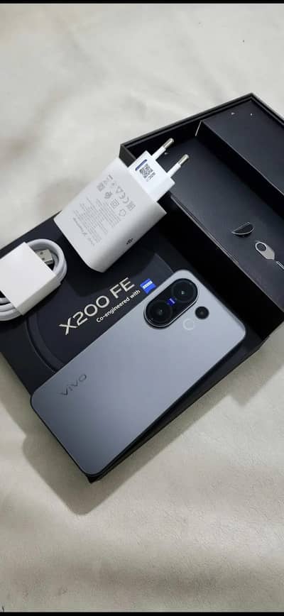 Vivo X200 FE Pro 12 /512 GB PTA Approved