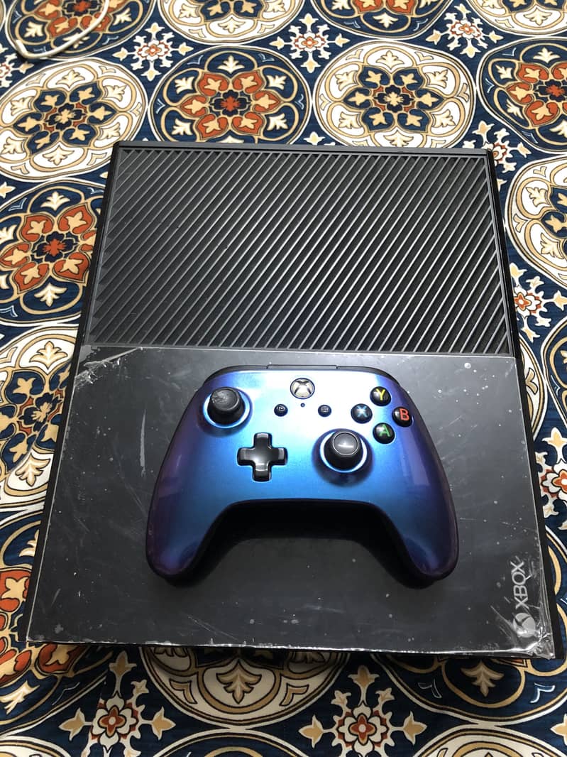 Xbox one with box 1