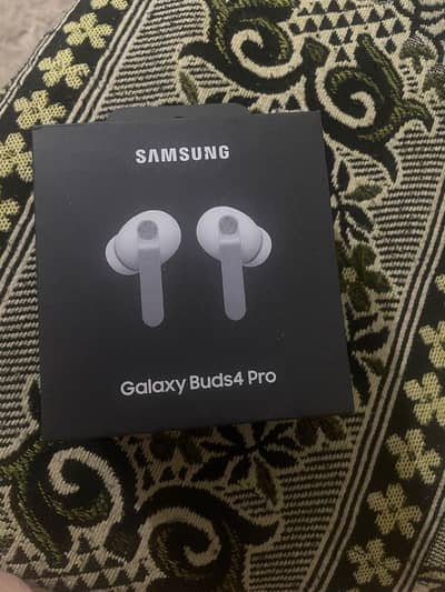 SAMSUNG BUDS 4 PRO