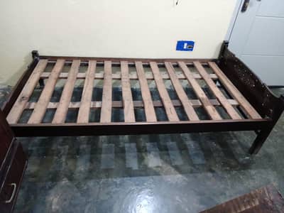 sigal wooden bed