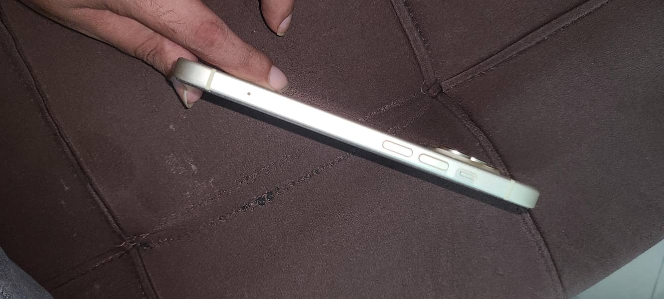 Apple iPhone 15 3