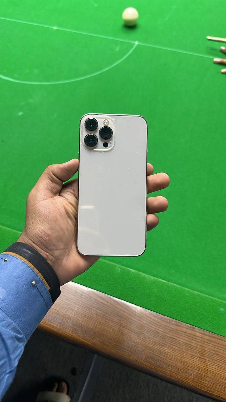 Apple iPhone 13 Pro Max 0