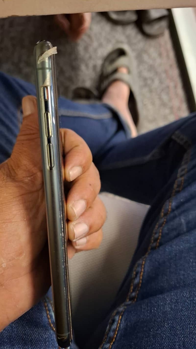 iPhone 11 Pro Max 1